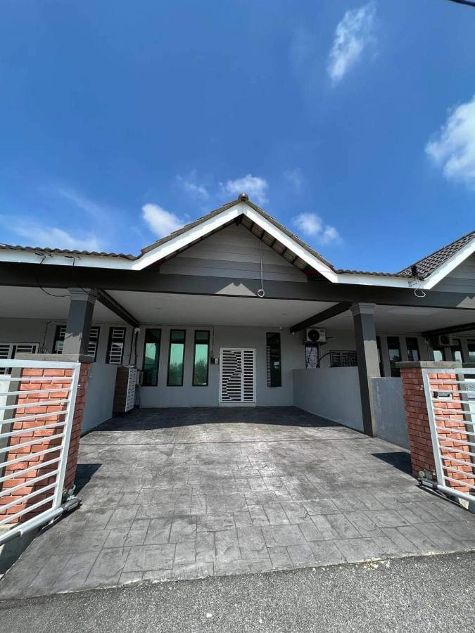 Homestay Kemaman Fyna06 Chukai Exterior foto
